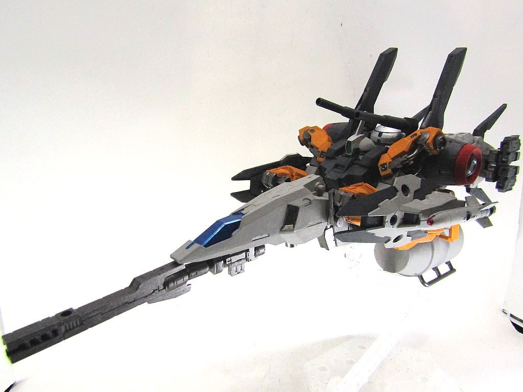 リ・ガズィのバックウェポンシステムが思想的には好きなのですが、本体の推進力+プロペラントというあたりが気に入らず、(センチネルの反動かもしれませんが)水星の魔女版のバックウェポンシステムを目指してみました。