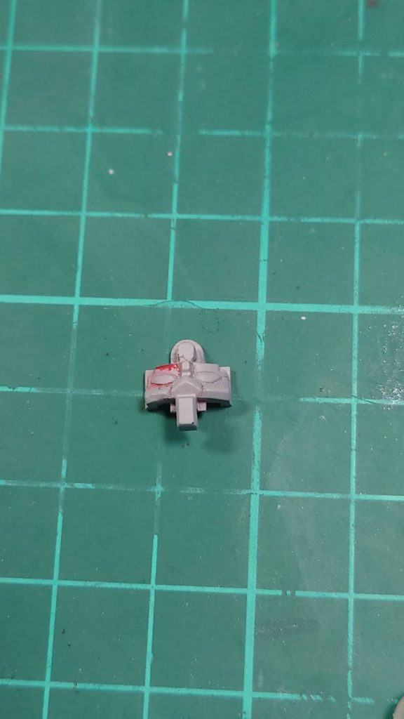 右目は元々ありませんでした(⁠ (⁠ ⁠≧⁠Д⁠≦⁠)必死に掘ったり盛ったりの難工事！結局この後もやり直してます白髭さんは優しい目が似合います。