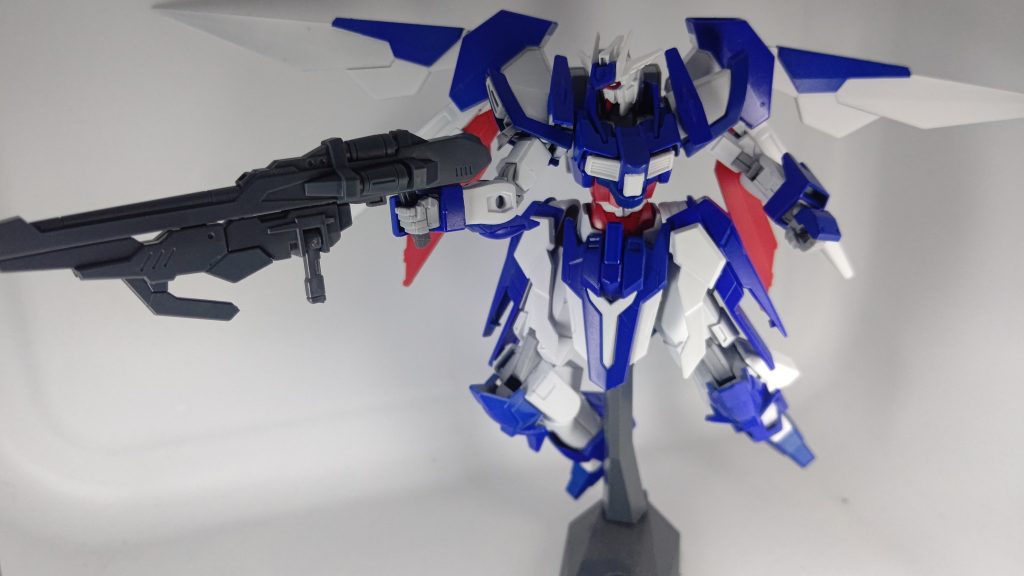 シュヴァルツリッターをベースにフェニーチェリナーシタのパーツを追加して作成、原型機とは逆に射撃戦を重視したイメージ