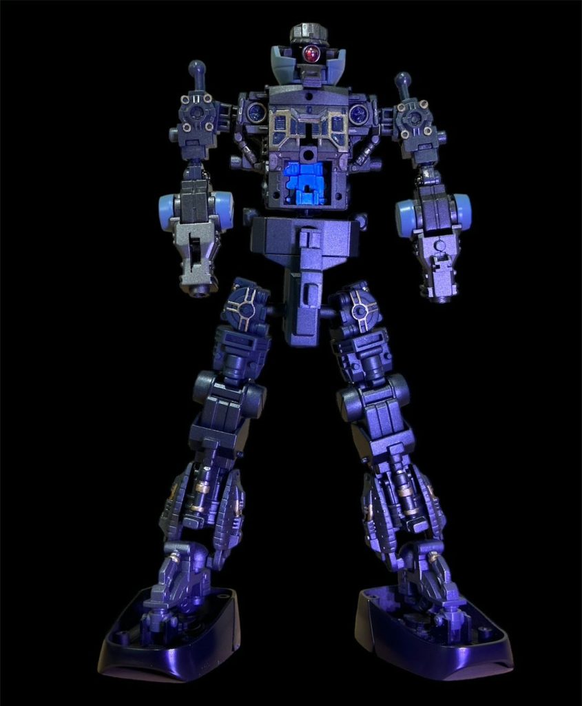 コクピットと足裏のバーニアに蛍光塗装を使用してみました♪