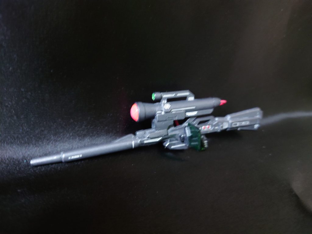 「ただ武装に難点がありまして、哨戒以外に狙撃任務に対応出来るライフルも開発したのですが・・・」「おおっこれはなかなか良さそうじゃないか!」「はぁ、精度も威力もバツグンなんですが、可動に問題がありまして・・・」