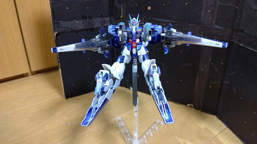 一斉射撃！コロニーを貫く威力がある！トランザムもできます。本来、トランザムは赤ですが、エイルリントは青です。ではまた👋😉