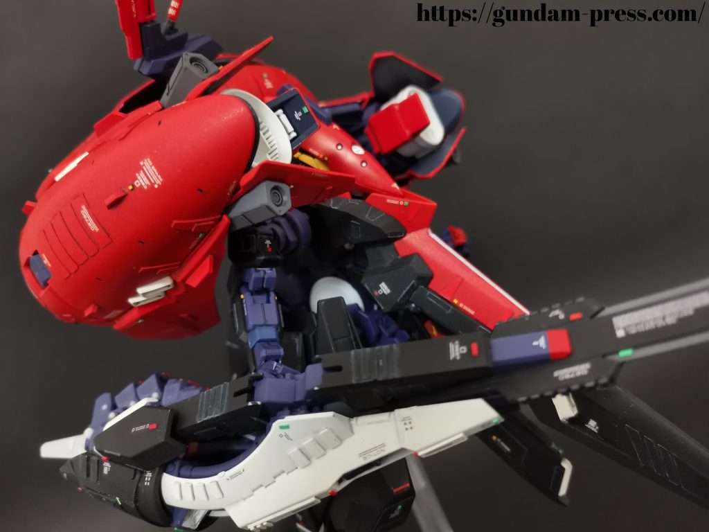 キハールIIの中間形態にコンポジットシールドブースターを装備させた状態です。コンポジットシールドブースターは以前投稿させていただいたウーンドウォート(サイコブレードカスタム)から流用させていただきました。