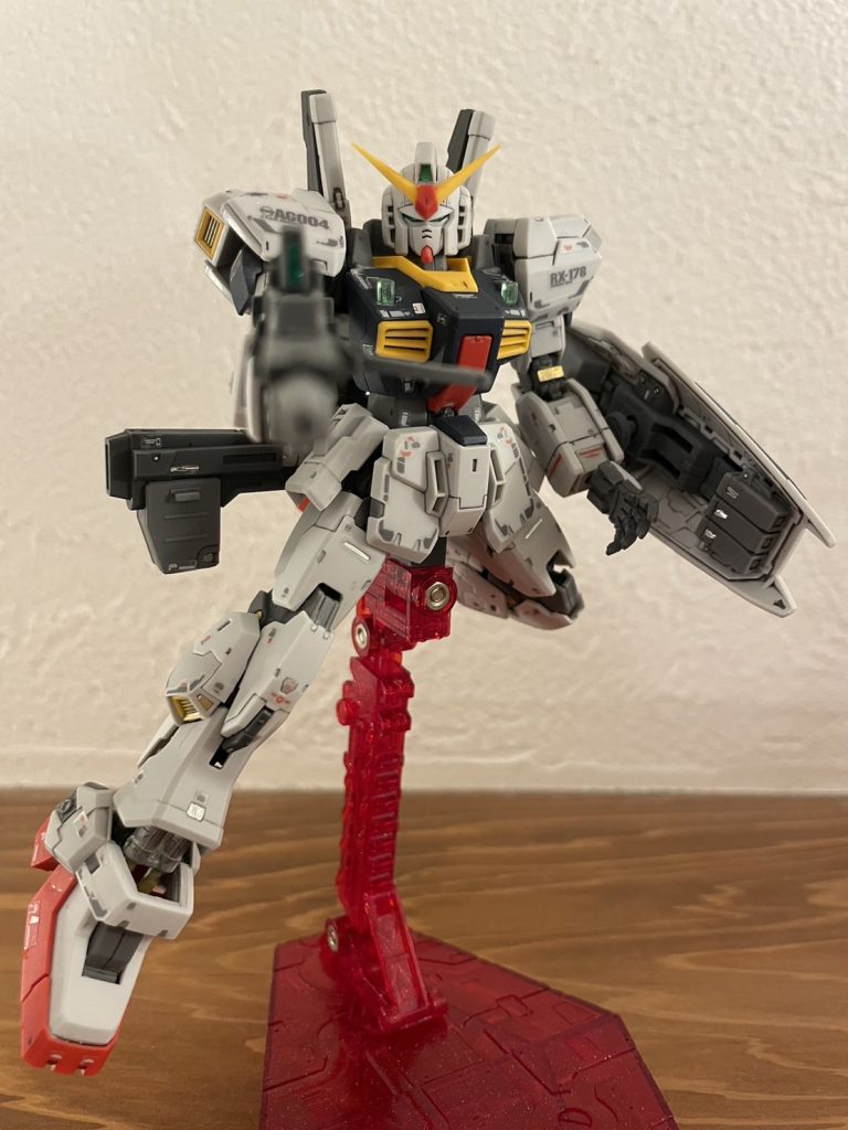 部分筆塗装とスミ入れ、つや消しで終わりです！つや消し吹いた時にベランダで吹いてたらゲリラ豪雨にあいまして真っ白になりました笑一瞬焦りましたがもう一度乾かして吹いたら元の色になって一安心しました笑  