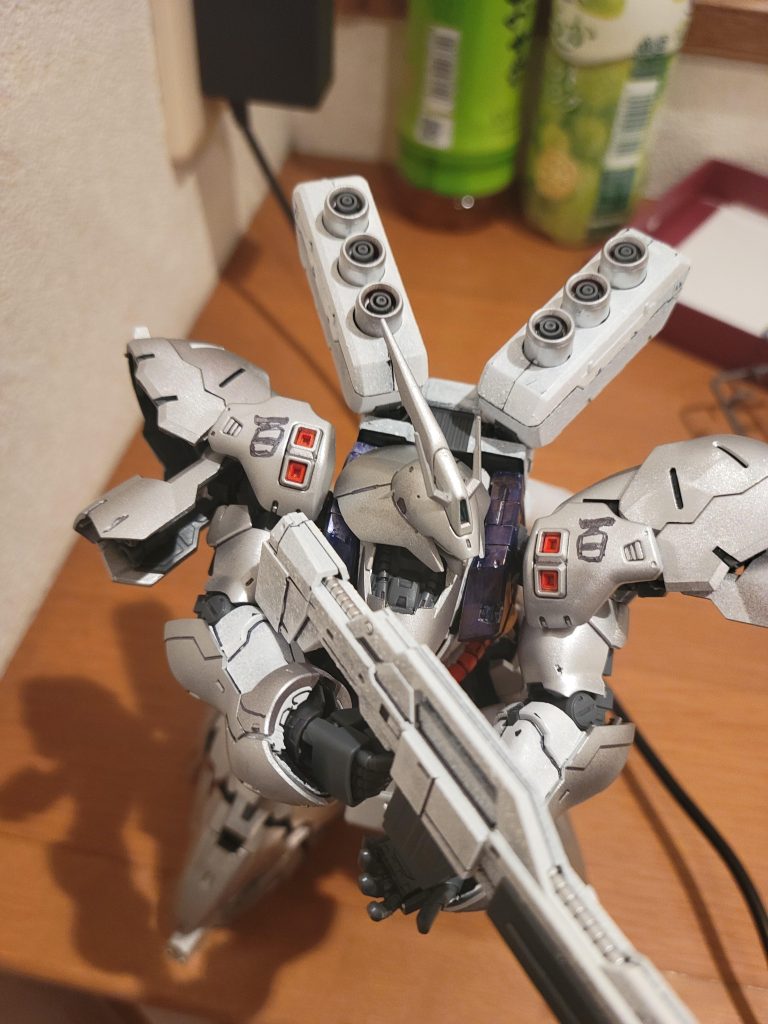 サザビー百式銀–5枚目/制作者：エアリアルsei