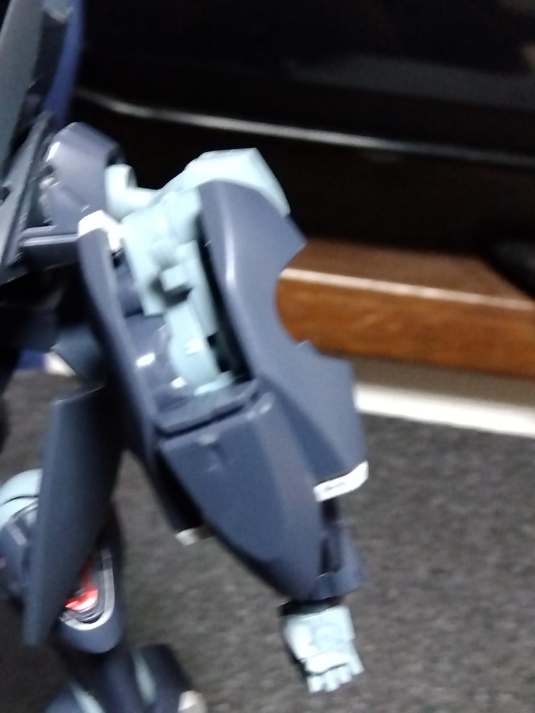 ここのパーツを作っている時にパキッと壊れてしまいあんまカッコつかなくなってしまいました