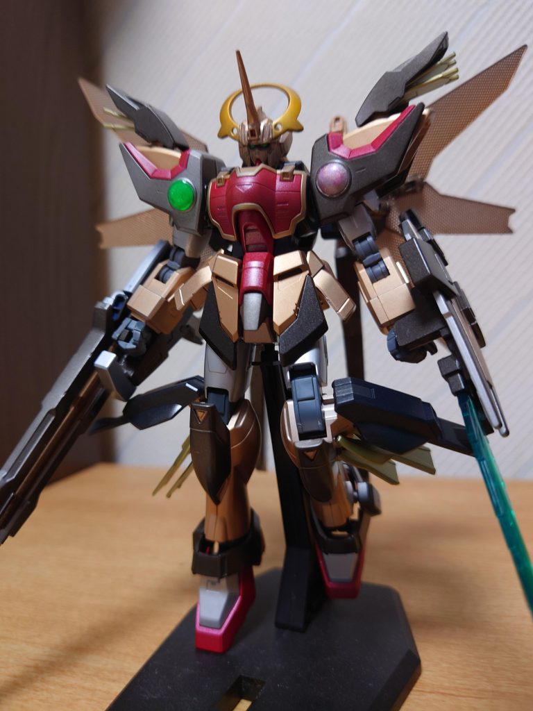 とりあえず天使っぽいやつ。こう見るとバックパックはフリーダムの羽とかゼロカスの羽が〜って作成時悩んでたんですがやっぱり光をもたらす者ってなるとサテライト程最適解ないんですよね。ソーラ・レイとかはMSサイズにないですしw