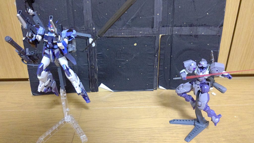 ハインドリー「こいつだけでもぉぉ!」