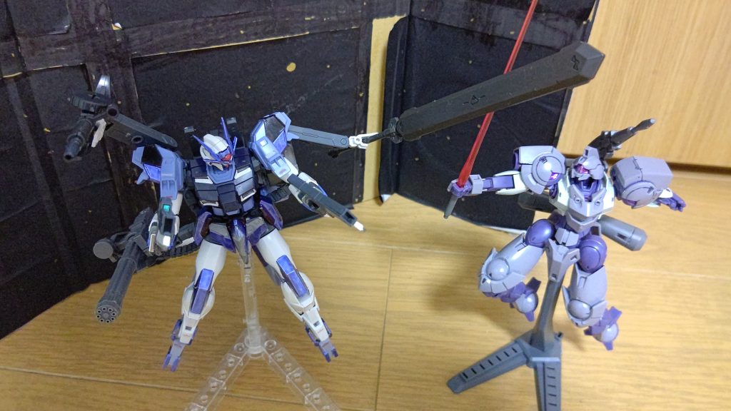 ハインドリー「なっ…!なにぃぃ!」エイルリントのパイロット「俺はそこまで甘くはないっ!」