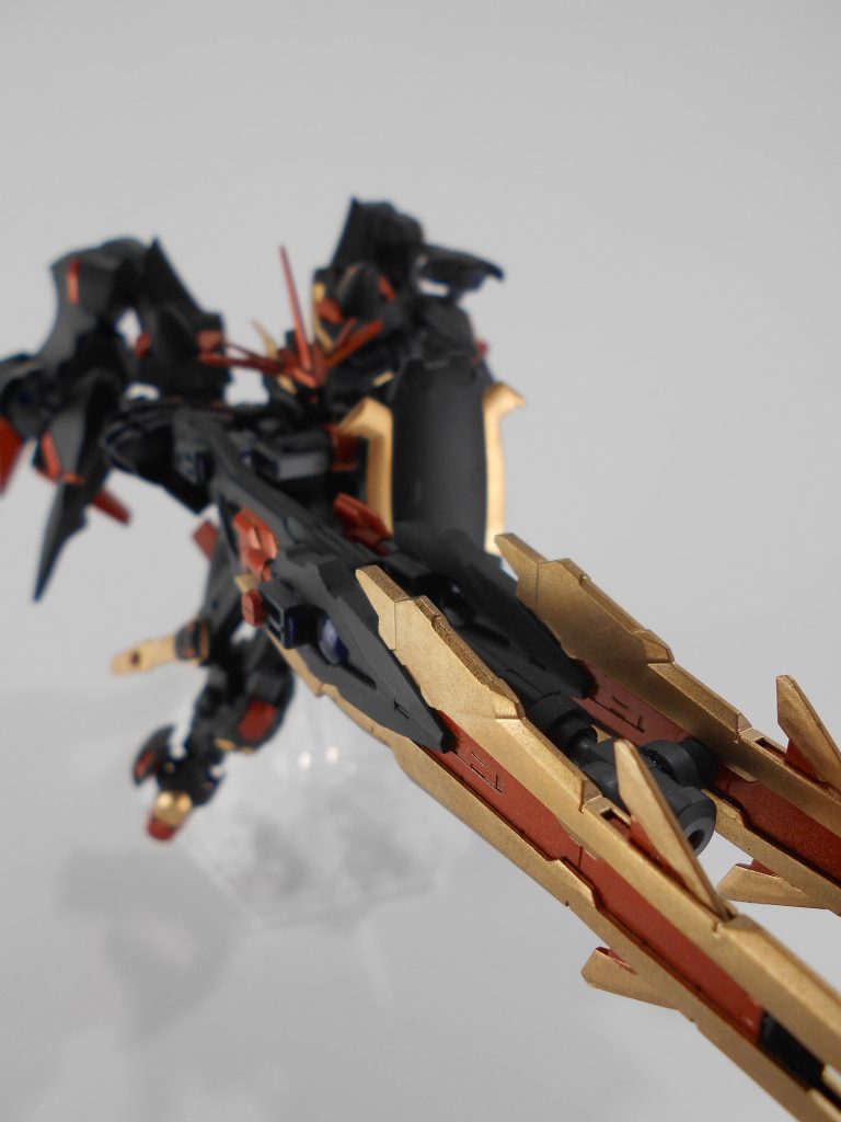 ビームアルケビュース改、「二ティア」。カレトヴルッフフェーダー、「ダクレト」と合体させることでレールガン形態になります。「二ティア」はドイツ語で「電位」のアナグラムです。