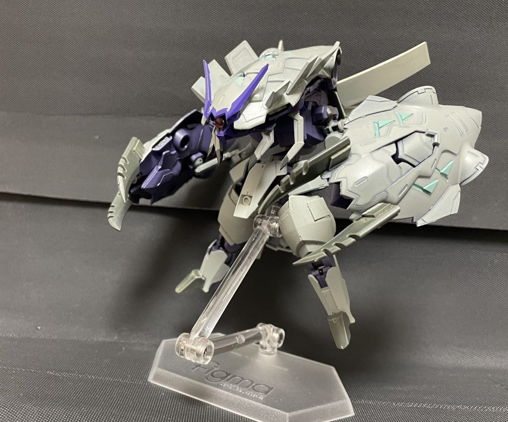 グソクムシャ は本来ツインアイですが、よりゲテモノっぽさを増すためにモノアイ採用