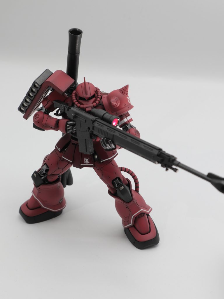 ライフルやバズーカのスコープは付属のシール+蛍光ピンクにレジンを流しています。