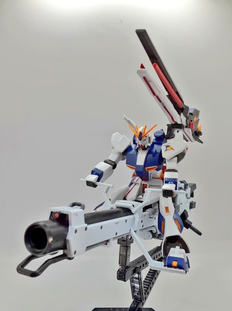 ハンドルとペダルを付けるだけで乗り物感が出て面白いです🎵