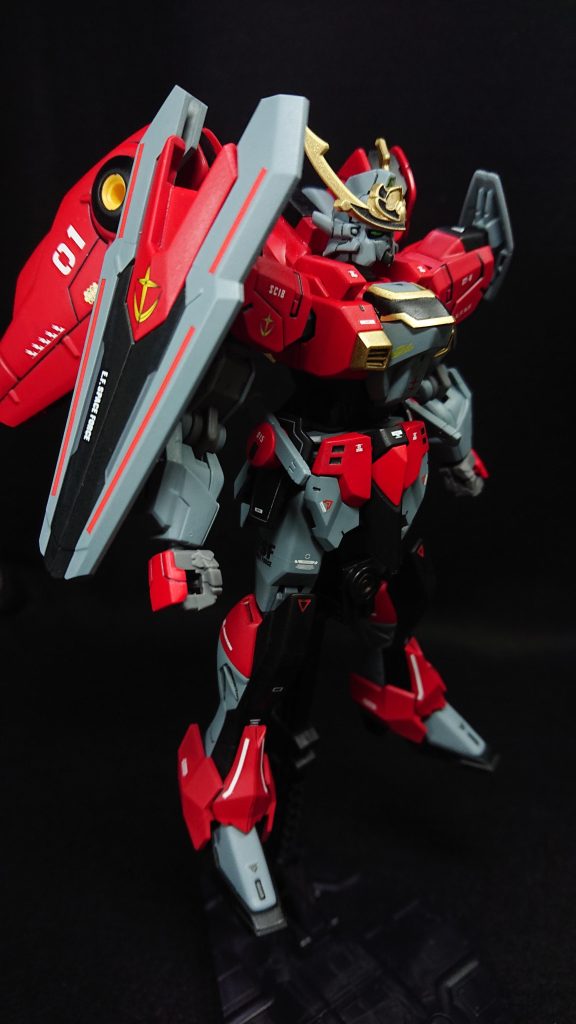 頭部　　　　：ジーエンアルトロンボディ　　　：ブレイジングガンダム腰部　　　　：ブレイジングガンダム肩　　　　　：エアリアル改修型腕部　　　　：エアリアル改修型脚部　　　　：忍パルスバックパック：ミラソウル社製フライトユニット装備武装　　　　：ビームナギナタ(ディジェ)　　　　　　　ビームライフル(30MM)