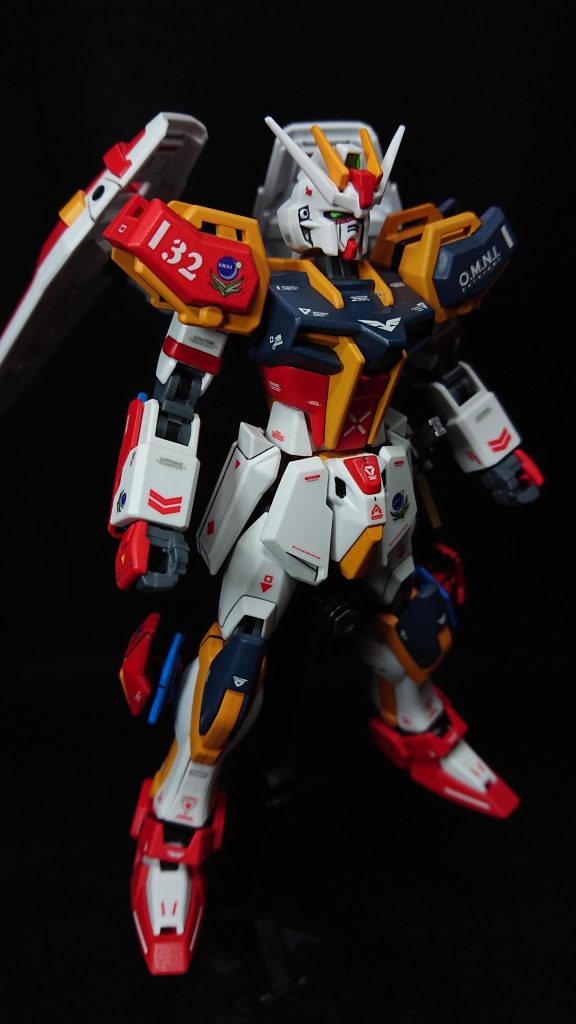 頭部    :ストライクボディ   :ストライク腰部    :ストライク肩     :ストライク腕部    :ストライク脚部    :ストライク+ビットステイヴ(エアリアル)バックパック:シールド2枚(オリジナル)武装    :バリアブルロッドライフル(キャリバーン)       剣(30MM)