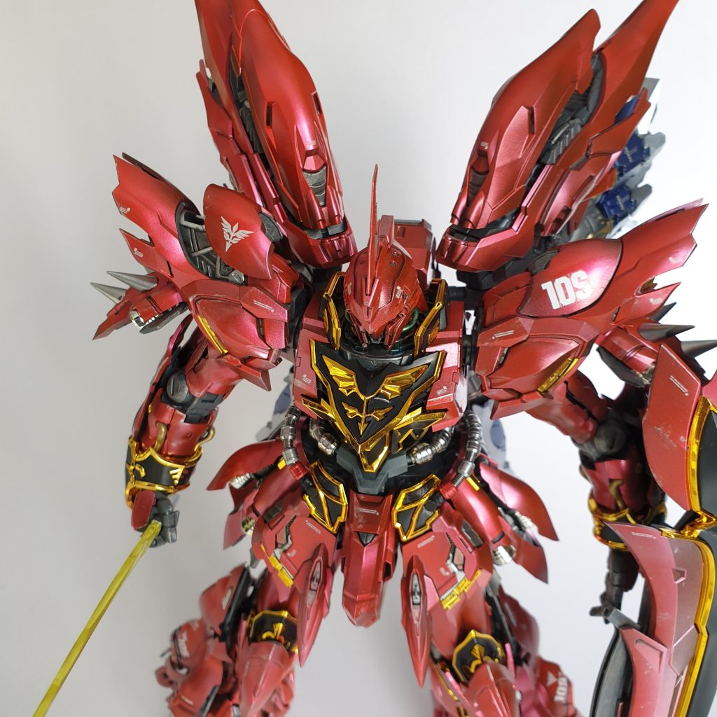 MG 1/100 Sinanju Custom - Red Candy Paint ver.–4枚目/制作者：TheMechaStation