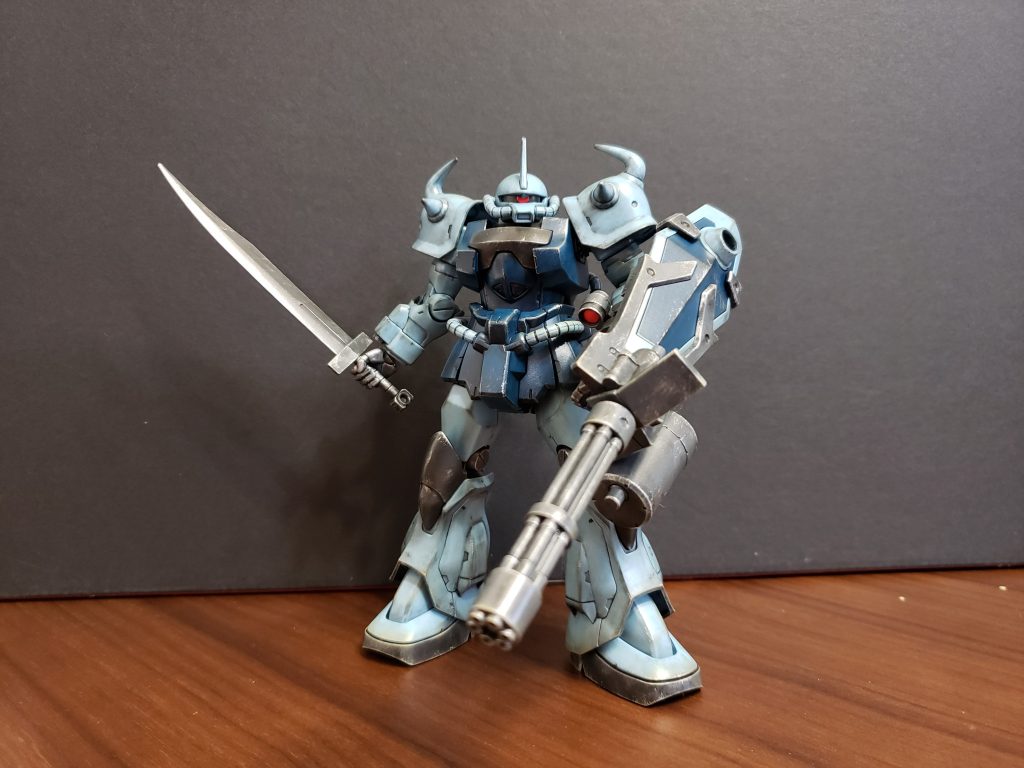 金属感を増すため、ドライブラシでスレ感を表現