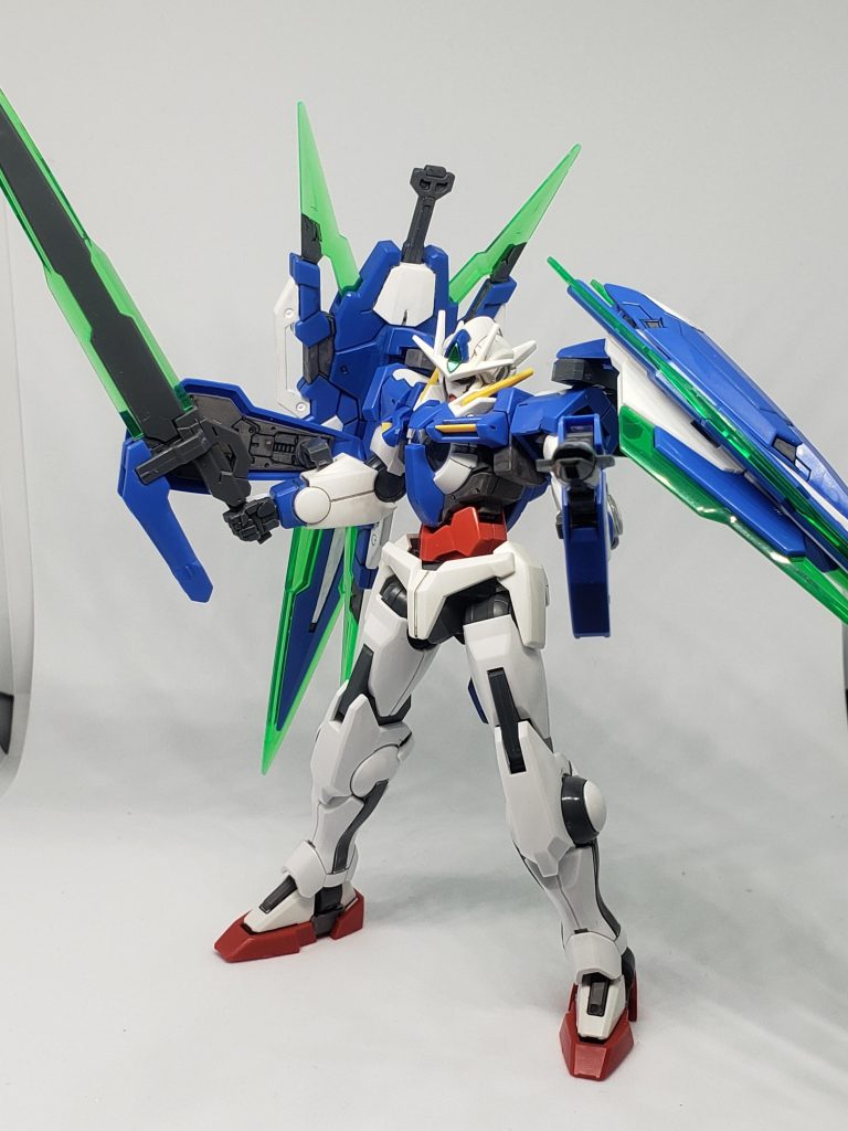 [設定２]幾つものラボを巡り、予備パーツや廃材等を集める中で、奇跡的に破壊や回収を免れ、更に稼働状態にあるドライブをも発見するのである❗ こをして、本格的にMSの製作に入る子孫達。世代の違うパーツや装備も、現代の技術と若者の閃きで、なんとか完成させてしまうのであった💡