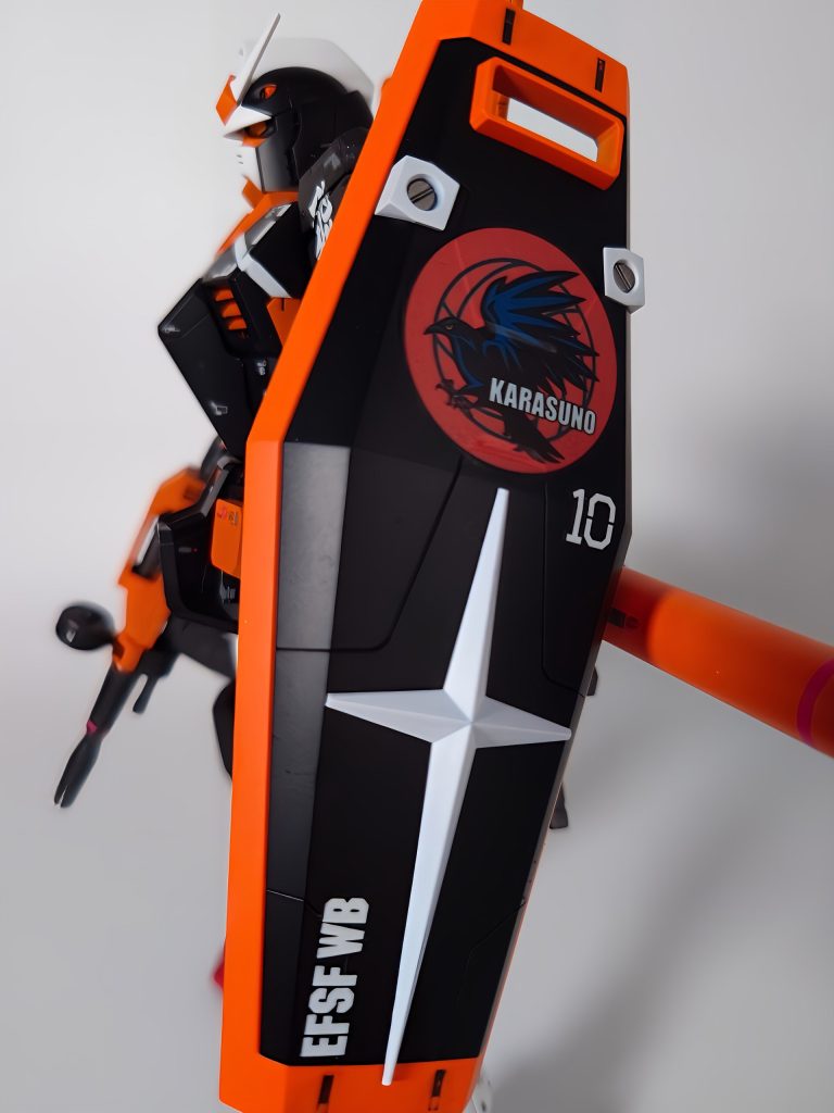 シールドにはハンドメイドのデカールをペタリ。日向翔陽の背番号１０を…(これくらいしかアピールするとこがない😭)