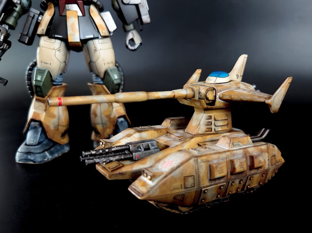 キャノピー部分は透明化したかったんだけど、自分のスキルではそこまでのこだわりを通すことができず…薄目で見ればちゃんとしたマゼラアタックに見えるはず…？