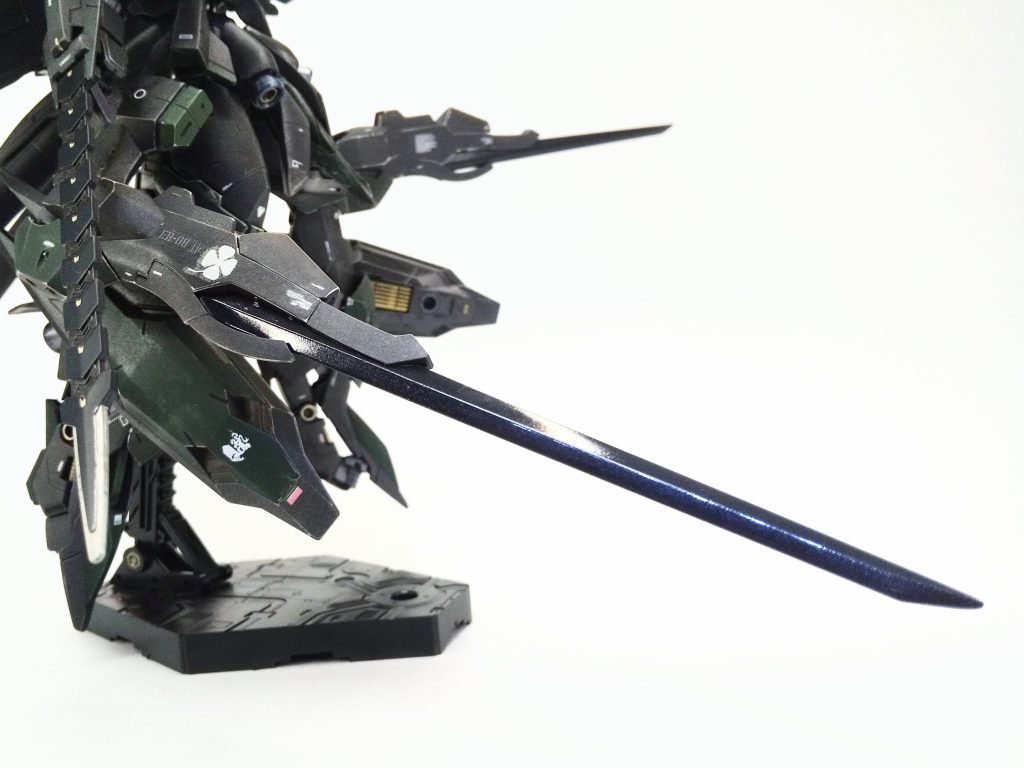 初めての鏡面仕上げ。構図の切り取り方でちょっとアーマード・コア感出ててイイカンジw