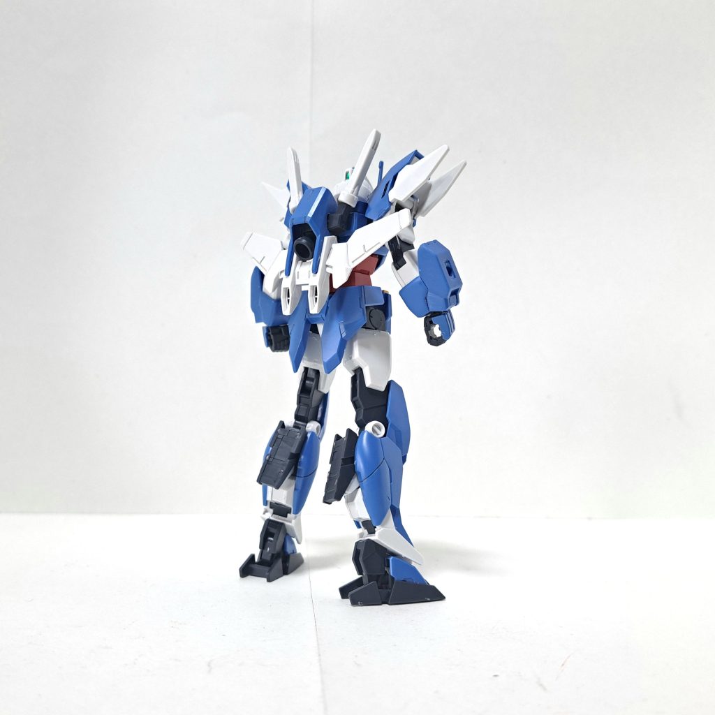 アースリィガンダムヒロトが考案したプラネッツシステムにより、コアガンダムとサポートメカのアースアーマーがドッキングした姿。基本性能が向上し、武装類もパワーアップしている。ベーシックなバトルスタイルが最大の効果を発揮する形態であり、あらゆるミッションに対応が可能である。