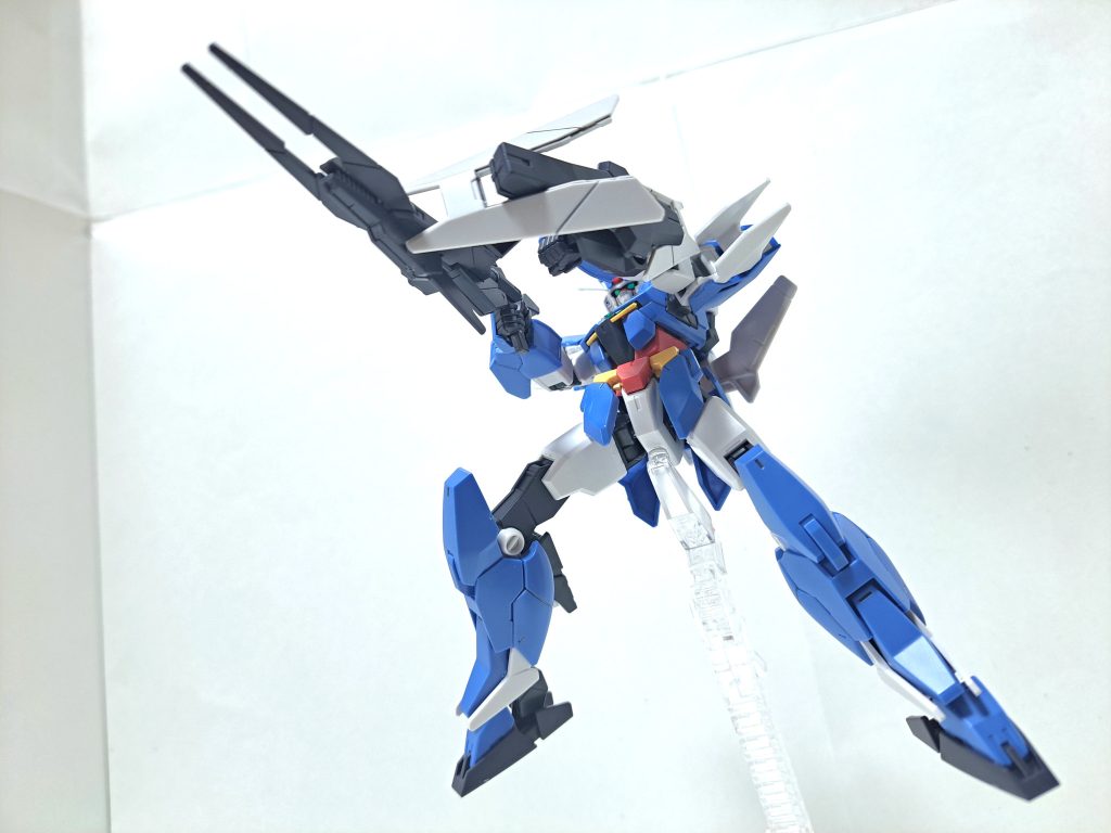 ビームライフルコアスプレーガンとアースアーマーのパーツが合体することでビームライフルへとバージョンアップする。有効射程も近・中距離から中・長距離へと向上、センサー類の強化も合わせてアースリィガンダムのメインウェポンとして効果的に運用される。↓以下オマケ3つ↓