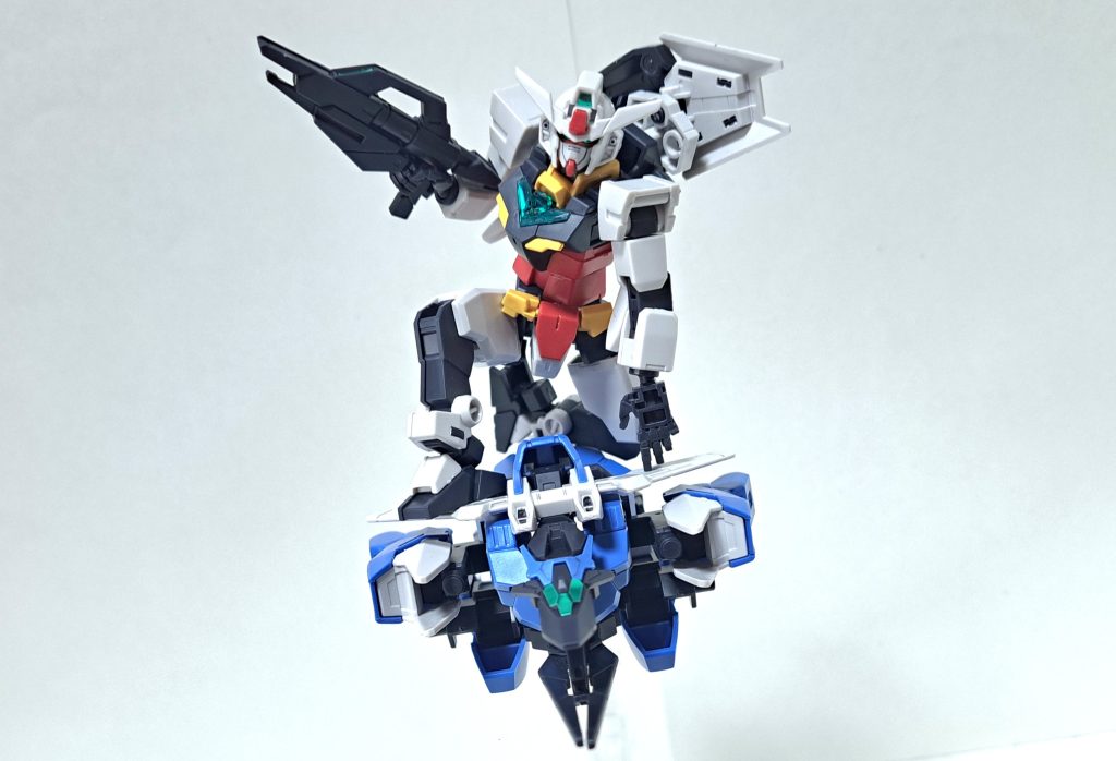 アースアーマーアースリィガンダムの合体用パーツで構成された、コアガンダムのサポートメカ。飛行能力を有しており、コアガンダムを乗せてS.F.S.(サブフライトシステム)のように運用することができる。