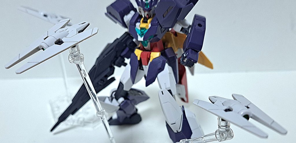 センサービット合計3基装備している遠隔操作式のマルチセンサーユニット。周囲に展開させ、超高精度の狙撃を可能にする。小型のビームバルカンを内蔵しており、ビット単体による攻撃も可能。ビームシュートライフルU7の側面部に接続することで、強化照準器としての機能性も併せ持つ。