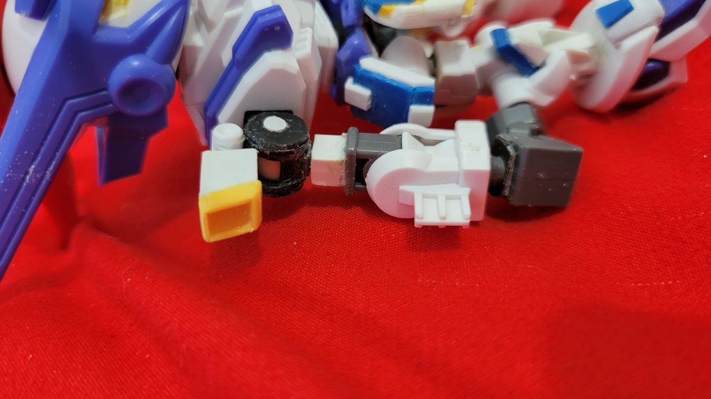 腕の装甲を設計する前に、腕の内部関節を自分で作成しました