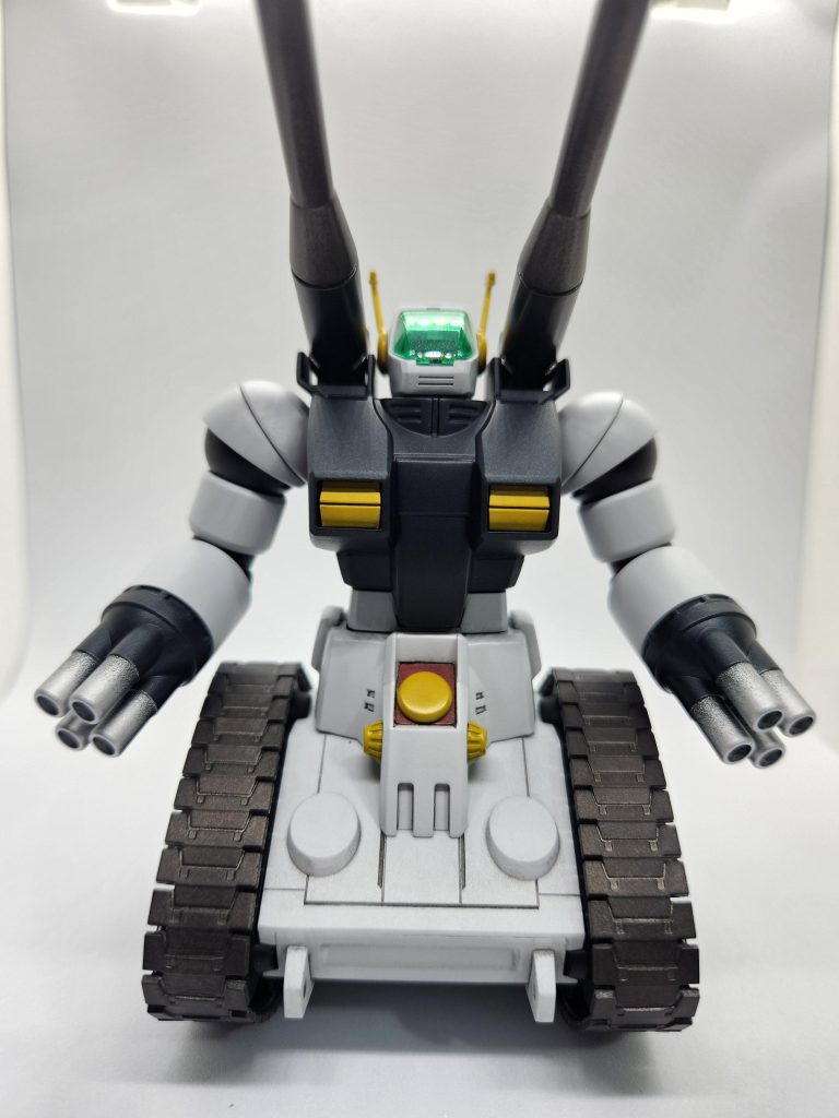 正面から。カラーリング以外は、基本に忠実に作ったつもりです。