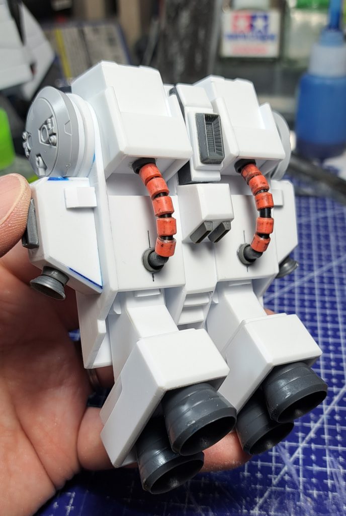 バックパックはプラ板でスクラッチ