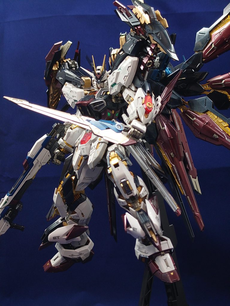 スラスターは剣としても使えます。