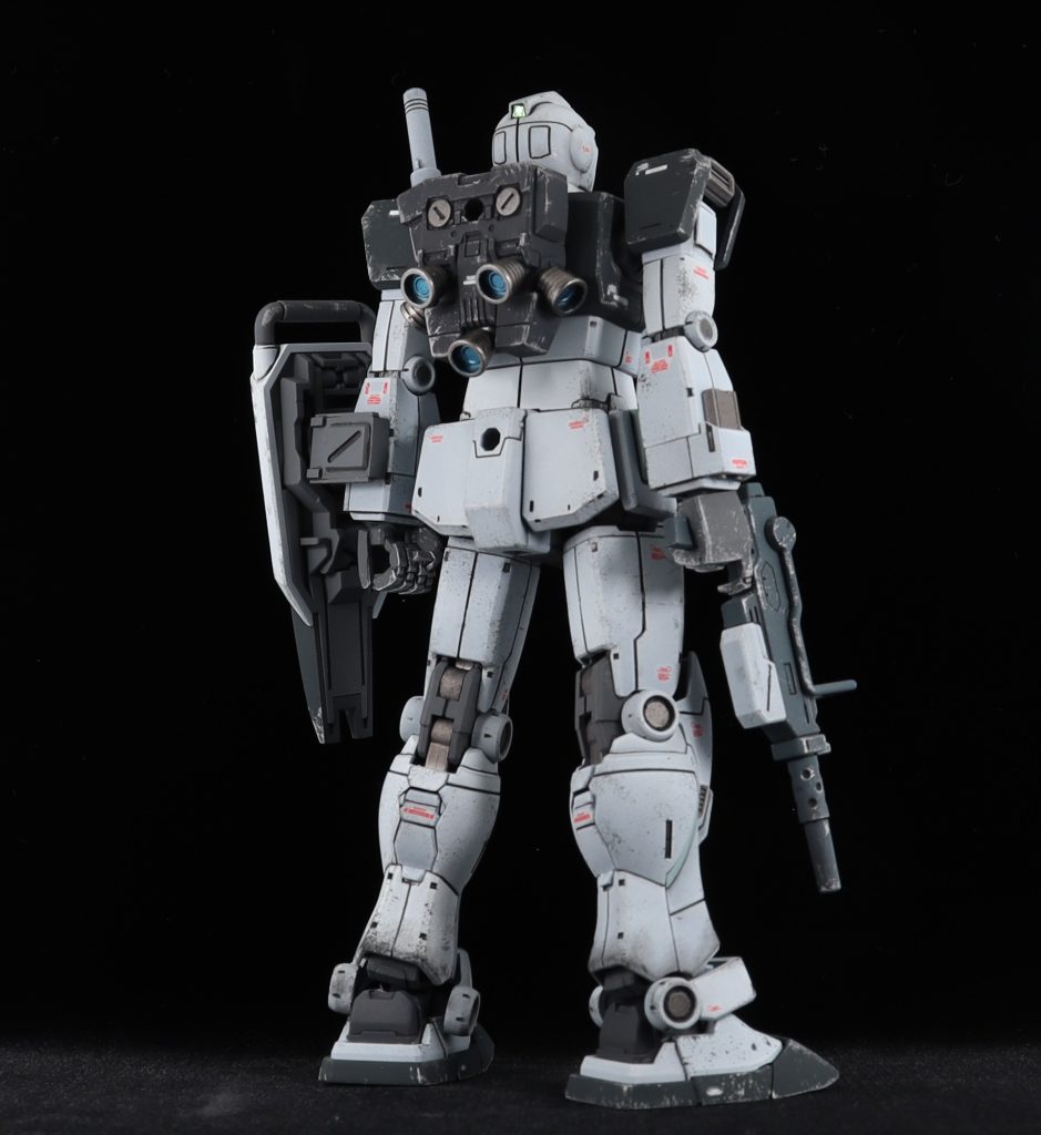 腕を1mm太ももを2mm延長しました。各所に付属のデカールと市販のデカール、ガンダムデカールを使いました。