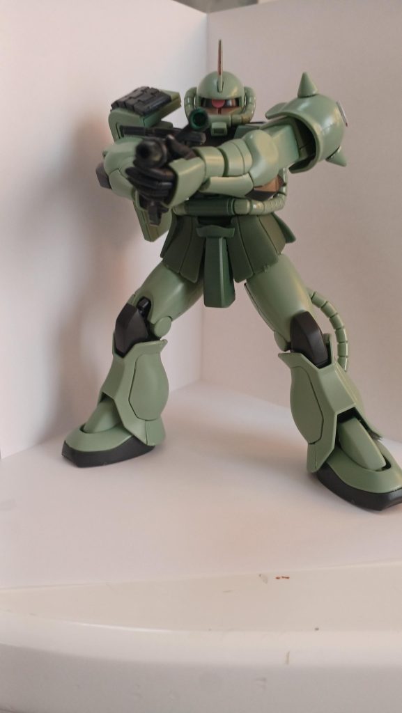 ザクマシンガンのマガジンをベルトタイプにしました。 