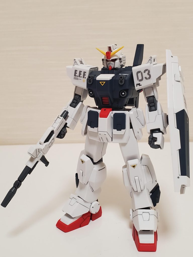 ・EXAM発動状態+宇宙戦仕様今回ジャンク品の頭部も入手したので、両状態を再現できます。胸と肩にガンダムデカールのサイドストーリー汎用を使用しましたが、本体付属のマーキングシールと色味が違うので使いづらかったです。