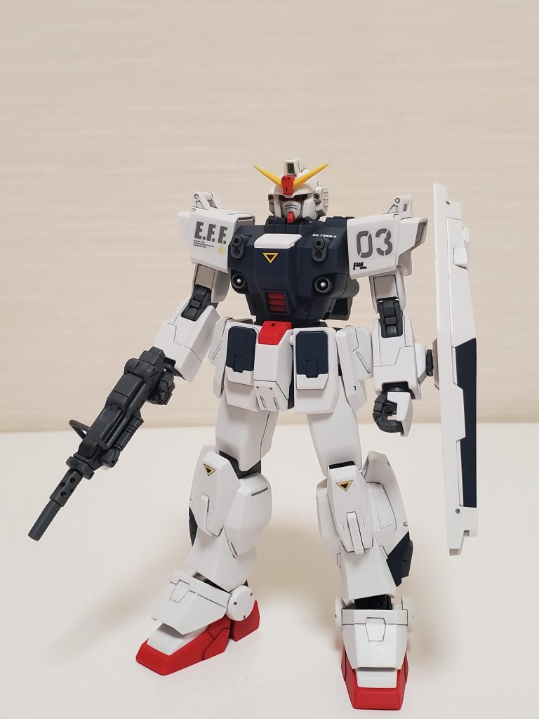 ・通常状態+陸戦仕様BD3号機をやっと入手し、完成させる事ができました。かつて旧版も持っていたのですが、製作途中に引っ越しのゴタゴタで紛失したので今回