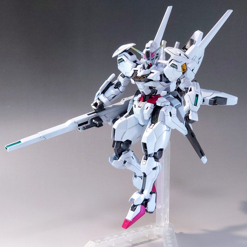 1/100も発売して欲しいガンダムです。