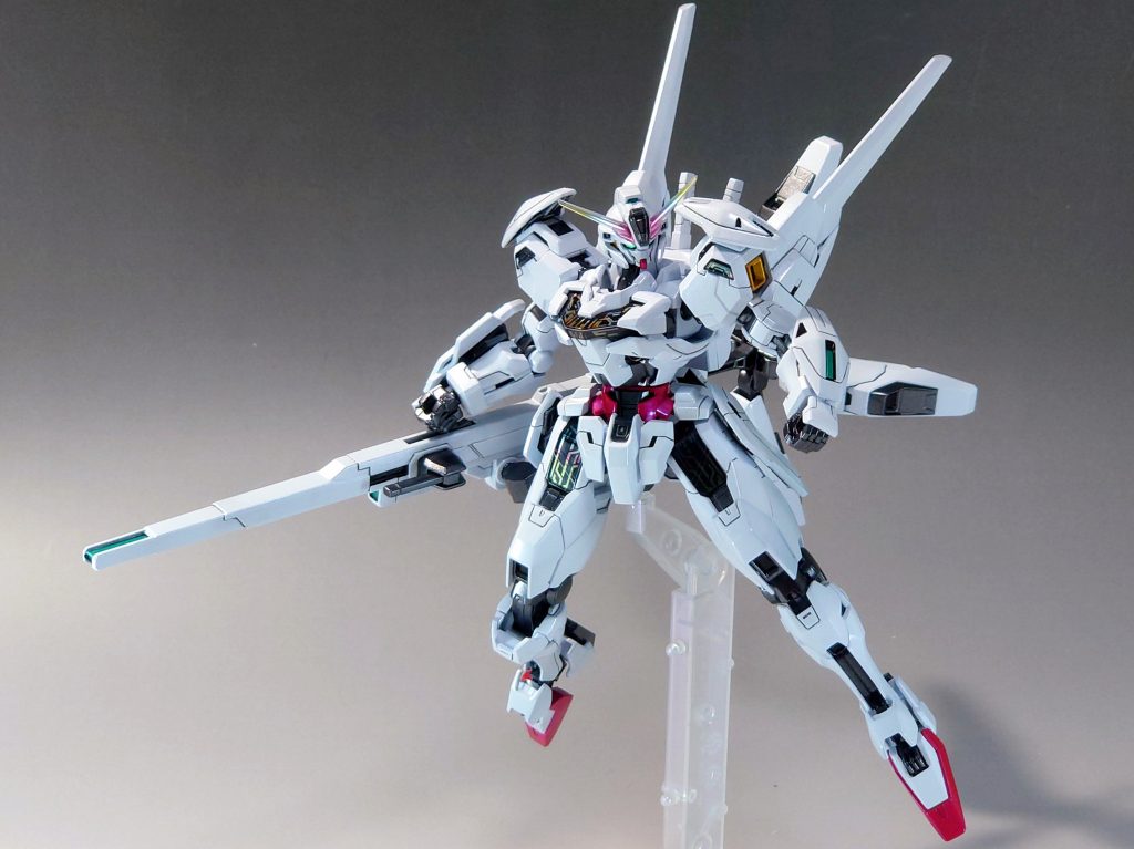 本体は基本工作を施したのみでほぼストレート組み。各部の細かい面取りがパキパキした感じだったので削り込んでシンプルな面構成にしてます。