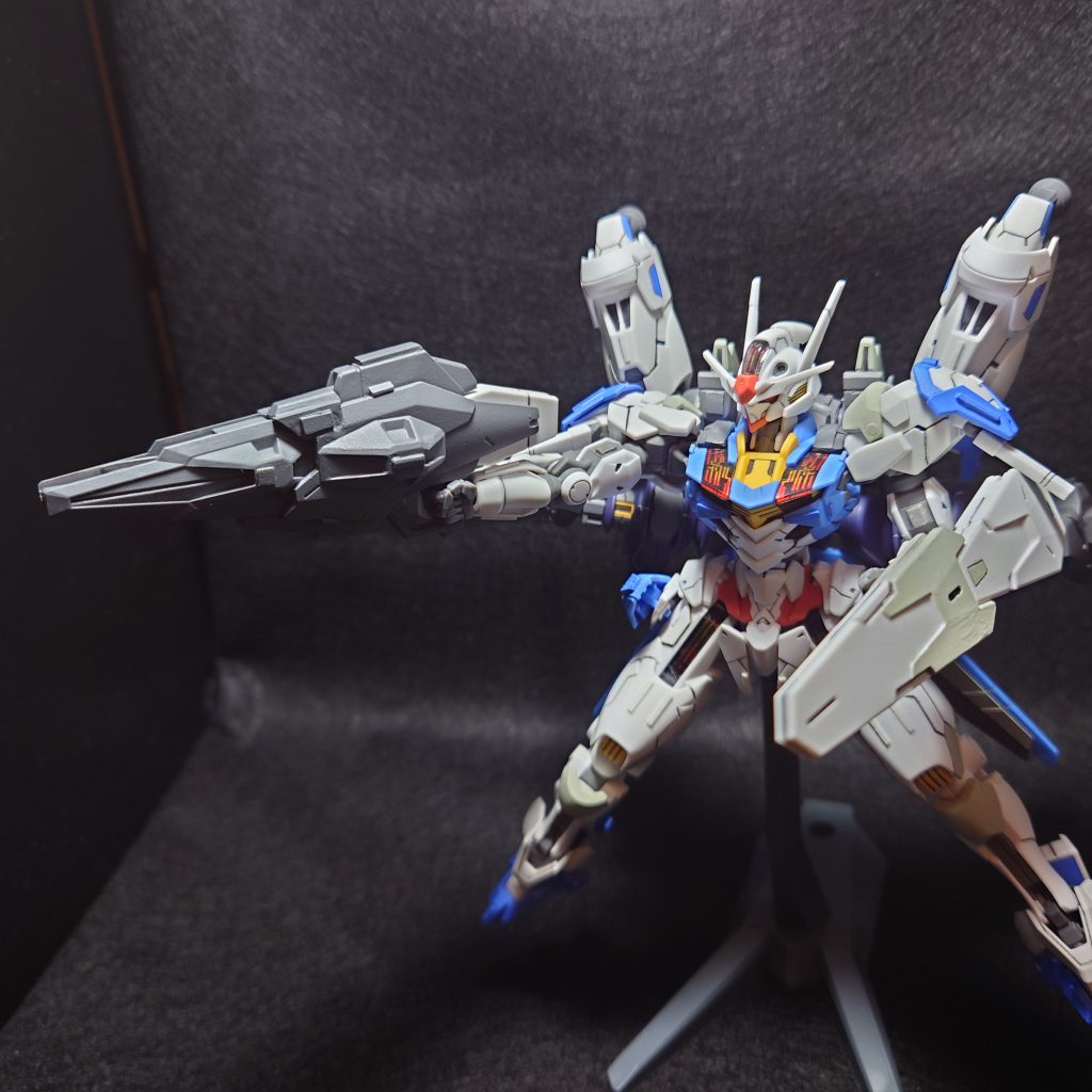 ビームライフルエアリアルのビームライフルと、ルブリスのレシーバーガンを無理矢理がっちゃんこしております。