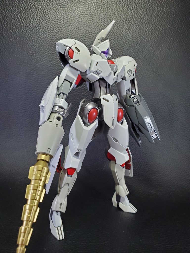 ミカエリスを真ゲッター2カラーで仕上げてみました。デカールはミカエリス用のものを使用しています。クリアパーツを潰してしまったのは少しもったいなかったか？