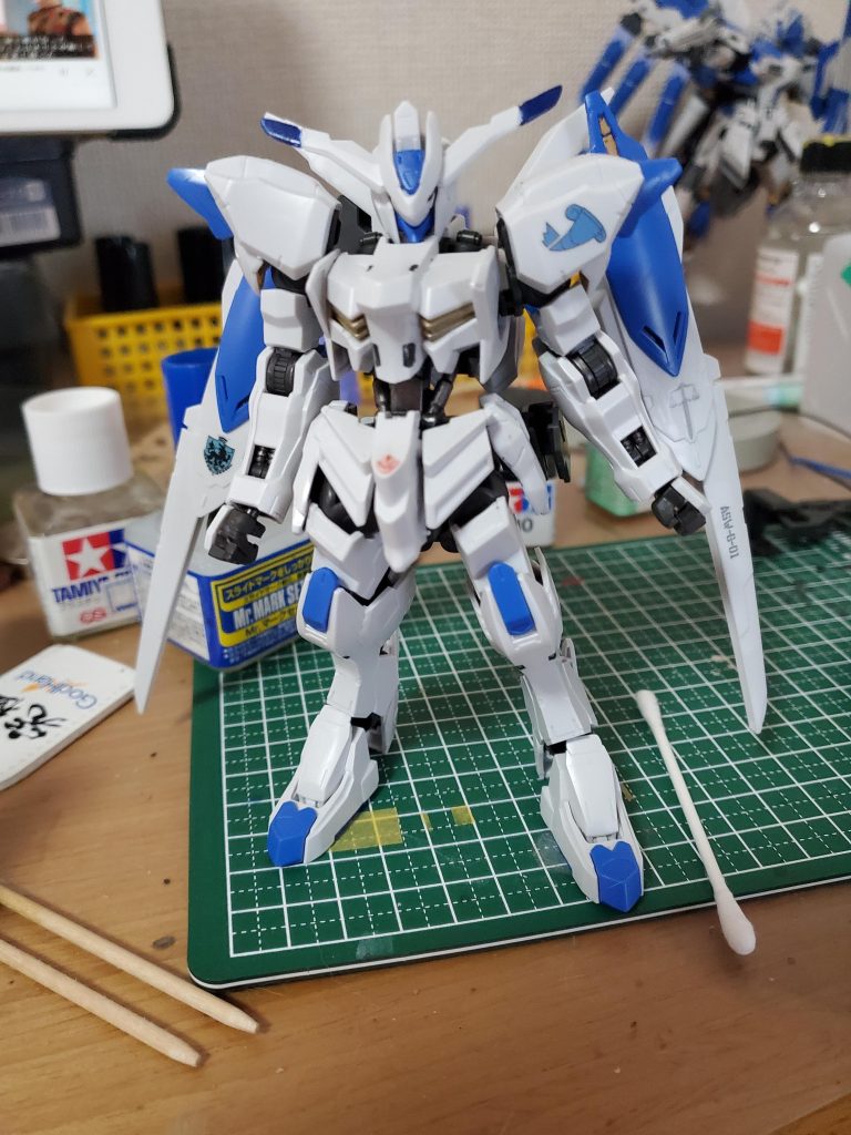 デカール貼り今回はシンプルにまとめたかったので最低限で済ませました