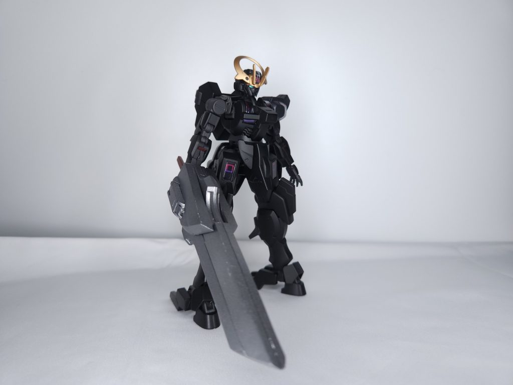 全体像としてはこんな感じになります。武装は合体剣のみです。一応元のシュバルゼッテ同様、GUNDフォーマット搭載機体です。