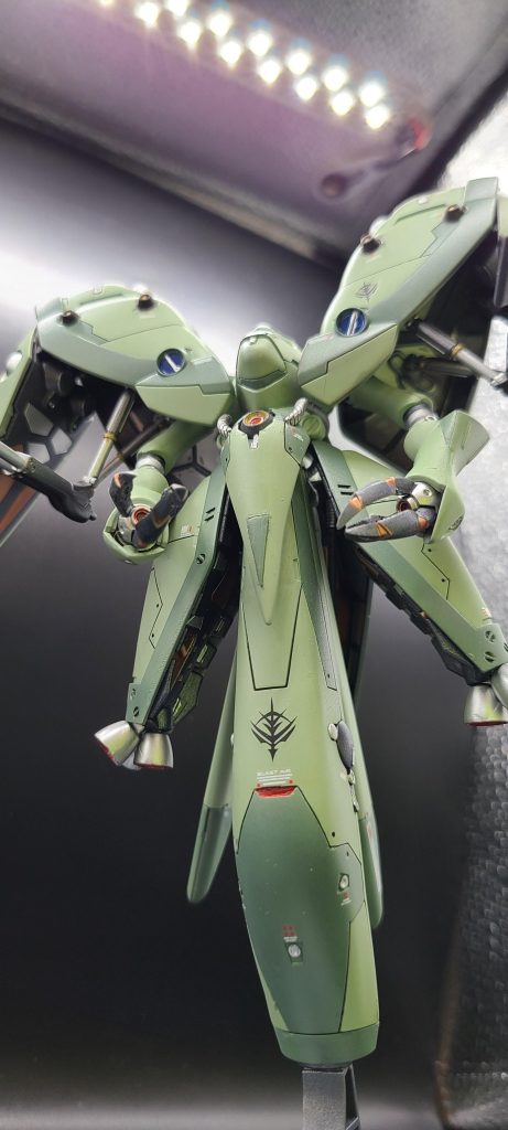 こうすると大きく見えますかね?付属のちっこいザクとステイメンはそのうち作ってみようかと思いますが…小さすぎです( ;∀;)最後までありがとうございましたー!