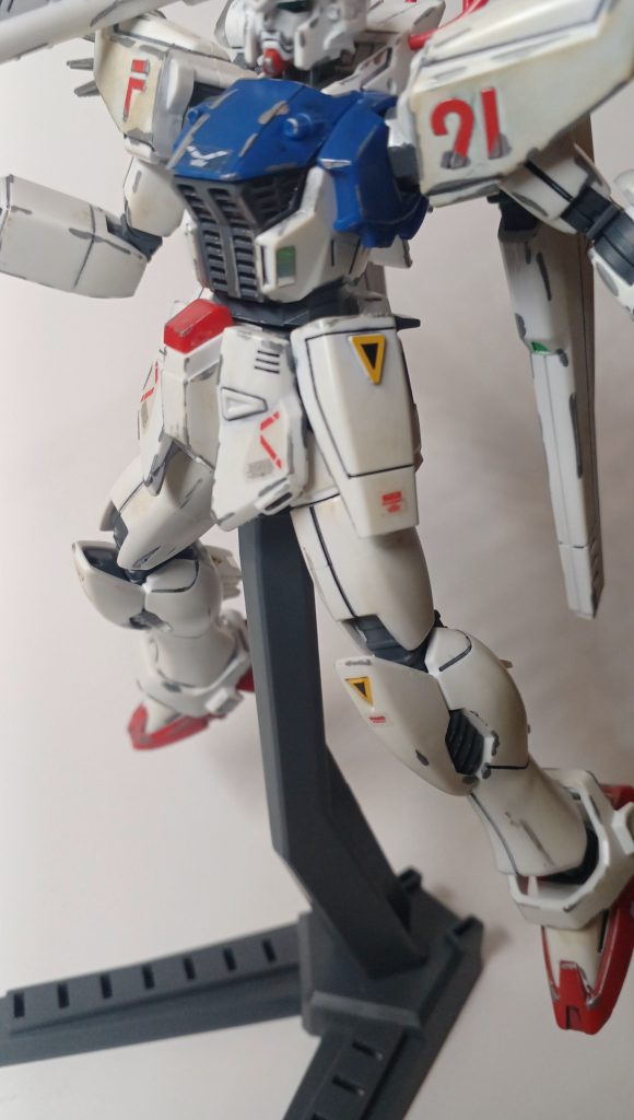 使い込んでるかのように見せるため少ししか塗装してません。