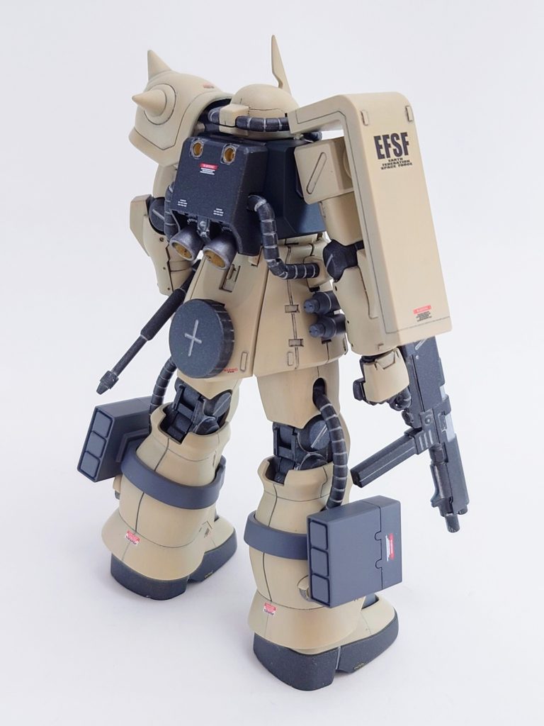 アポジモーター?はちと小さいかなぁと思いつつ付属のまま😅武装盛りで足のミサイルポッドが好きです✨