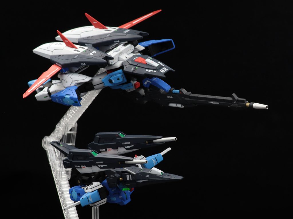 基本は上半身を担う火力重視の「クロスブラスター」下半身を担う機動力重視の「クロスブースター」からの出撃となります。