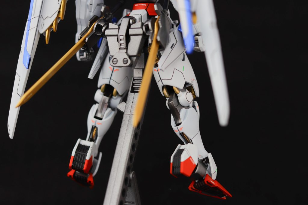 ふくらはぎの金色ケーブルは個人的にお気に入りです