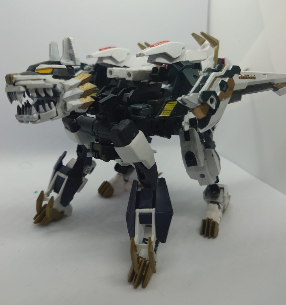 専用支援機:バイフーアーマー虎型のフレームにマーズアーマーをベースとしたパーツや武器を装備した支援機。格闘戦を得意とし、単純な攻撃力であれば白虎式のそれを大きく上回る。