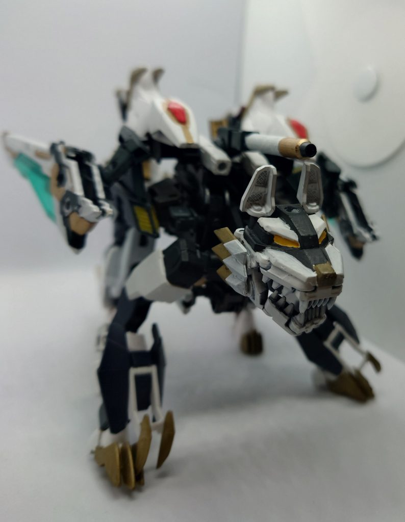 武装2:尾銃(テイルショット)接続されたアームによって自在な角度に撃ち分けることが可能なビームライフル。個々の紹介は以上になりますが、コアガンダムの要素を取り入れた本体と、プラネッツシステムを改造した支援機ということは……?